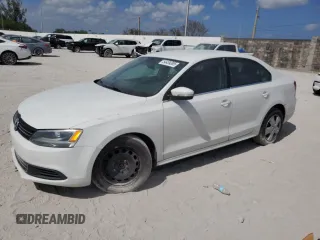 2013 Volkswagen Jetta SE with VIN 3VWDX7AJ1DM306699, listed as a Copart auction lot 54454395 with 154,967 mi miles and Salvage title. Bid and sale history available at DreamBid. Image 1.