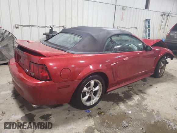 2000 Ford Mustang with VIN 1FAFP4445YF211204, listed as a Copart auction lot 82111424 with 126,748 mi miles and Salvage Title. Bid and sale history available at carsss.com. Image 3.