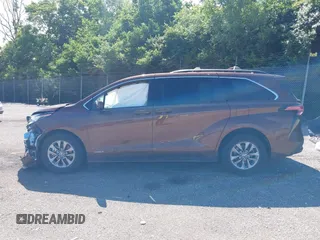 2021 Toyota Sienna LE z VIN 5TDKRKEC0MS062918, wystawiony jako IAAI lot #42382540 z przebiegiem 54 271 mil mil oraz . Historia ofert i sprzedaży dostępna na DreamBid. Obrazek 15.