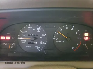1996 Nissan Altima XE z VIN 1N4BU31D0TC137724, wystawiony jako Copart lot #71544394 z przebiegiem 122 704 mil mil oraz Czysty tytuł • Clean title. Historia ofert i sprzedaży dostępna na DreamBid. Obrazek 9.