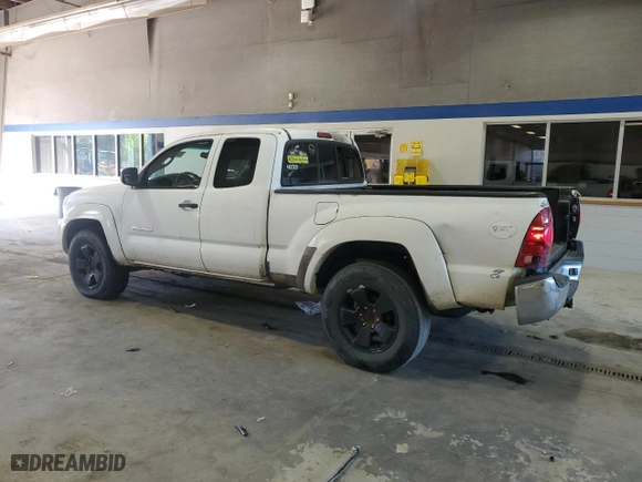 2006 Toyota Tacoma with VIN 5TEUX42N66Z193678, listed as a Copart auction lot 52045835 with 289,029 mi miles and Clean Title. Bid and sale history available at carsss.com. Image 2.