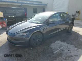 2024 Tesla Model 3 z VIN 5YJ3E1EA7RF726152, wystawiony jako Copart lot #58385925 z przebiegiem 10 892 mil mil oraz Nie do naprawy. Historia ofert i sprzedaży dostępna na DreamBid. Obrazek 1.