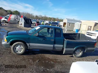 1998 GMC Sonoma SLS with VIN 1GTCS19X7W8527833, listed as a IAAI auction lot 41427791 with 232,462 mi miles. Bid and sale history available at carsss.com. Image 14.