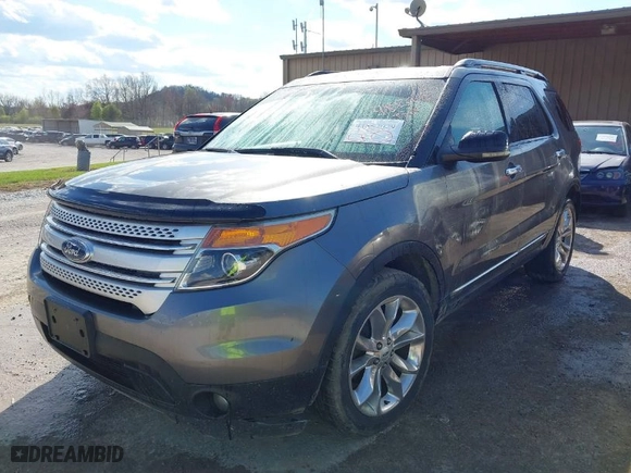 2012 Ford Explorer XLT with VIN 1FMHK8D86CGA19834, listed as a IAAI auction lot 41852029 with 200,061 mi miles. Bid and sale history available at carsss.com. Image 2.