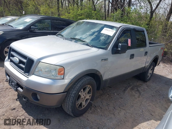 2006 Ford F-150 XLT z VIN 1FTPW14556KB61370, wystawiony jako IAAI lot #42022773 z przebiegiem 214 549 mil mil oraz . Historia ofert i sprzedaży dostępna na DreamBid. Obrazek 2.