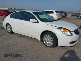 2009 Nissan Altima S z VIN 1N4AL21E39N462639, wystawiony jako IAAI lot #42473245 z przebiegiem 171 663 mil mil oraz . Historia ofert i sprzedaży dostępna na DreamBid. Obrazek 1.