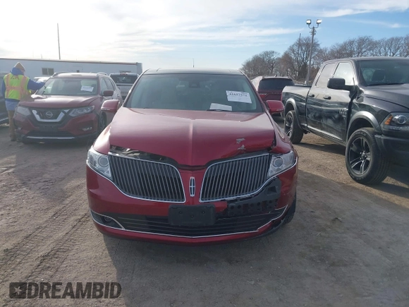 2014 Lincoln MKT EcoBoost z VIN 2LMHJ5ATXEBL58430, wystawiony jako IAAI lot #41657571 z przebiegiem 58 502 mil mil oraz . Historia ofert i sprzedaży dostępna na DreamBid. Obrazek 12.