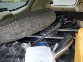 2018 Toyota Highlander SE z VIN 5TDJZRFH0JS857493, wystawiony jako Copart lot #57224495 z przebiegiem 111 862 mil mil oraz Szkoda całkowita • Salvage title. Historia ofert i sprzedaży dostępna na DreamBid. Obrazek 13.
