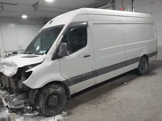 2021 Mercedes-Benz Sprinter Cargo with VIN W1Y4ECHY9MT060129, listed as a IAAI auction lot 41616041 with 215,726 mi miles. Bid and sale history available at carsss.com. Image 2.