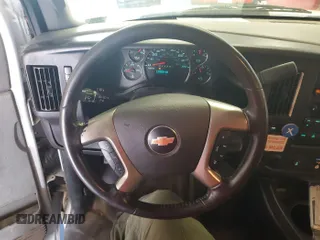 2017 Chevrolet Express Cargo z VIN 1GCWGAFF7H1248369, wystawiony jako IAAI lot #42844628 z przebiegiem 173 570 mil mil oraz . Historia ofert i sprzedaży dostępna na DreamBid. Obrazek 20.
