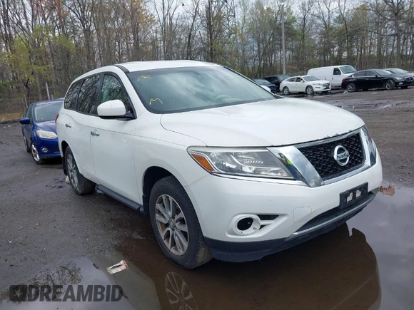 2013 Nissan Pathfinder SV with VIN 5N1AR2MM2DC616205, listed as a IAAI auction lot 42018693 with 132,148 mi miles. Bid and sale history available at carsss.com. Image 1.