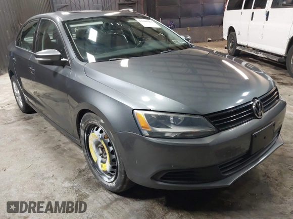 2011 Volkswagen Jetta SE с VIN 3VWBZ7AJ2BM326488, выставлен на аукционе IAAI как лот 41440467 с пробегом 179 888 миль миль и . История ставок и продаж доступна на DreamBid. Изображение 1.