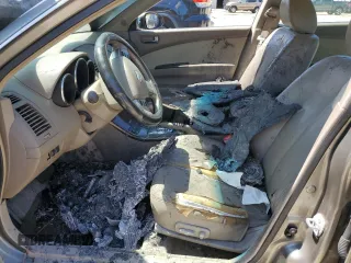 2005 Nissan Altima S z VIN 1N4AL11E95N910340, wystawiony jako Copart lot #55990745 z przebiegiem Nie podano mil oraz Szkoda całkowita • Salvage title. Historia ofert i sprzedaży dostępna na DreamBid. Obrazek 7.