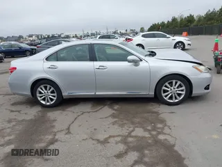 2010 Lexus ES with VIN JTHBK1EG4A2379801, listed as a IAAI auction lot 41880364 with 152,228 mi miles. Bid and sale history available at carsss.com. Image 13.