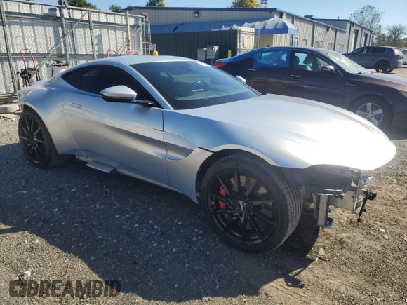 2020 Aston Martin Vantage z VIN SCFSMGAW7LGN03725, wystawiony jako Copart lot #73573314 z przebiegiem 52 461 mil mil oraz Szkoda całkowita • Salvage title. Historia ofert i sprzedaży dostępna na DreamBid. Obrazek 4.