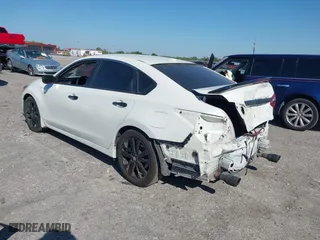 2018 Nissan Altima 2.5 SV with VIN 1N4AL3AP4JC264501, listed as a IAAI auction lot 41795559 with 43,764 mi miles. Bid and sale history available at carsss.com. Image 3.