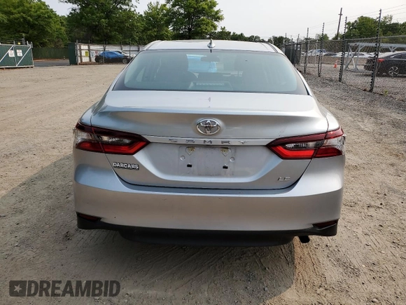 2024 Toyota Camry LE z VIN 4T1C11AK6RU190646, wystawiony jako Copart lot #58817045 z przebiegiem 19 276 mil mil oraz Szkoda całkowita • Salvage title. Historia ofert i sprzedaży dostępna na DreamBid. Obrazek 6.