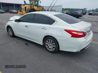 2016 Nissan Altima S z VIN 1N4AL3APXGN345029, wystawiony jako IAAI lot #42359083 z przebiegiem 210 555 mil mil oraz . Historia ofert i sprzedaży dostępna na DreamBid. Obrazek 3.