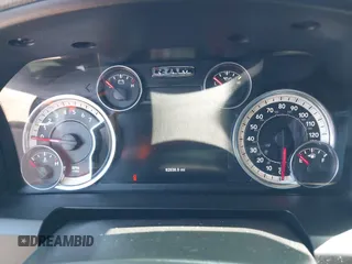 2017 Ram 1500 Big Horn z VIN 3C6RR7LTXHG608439, wystawiony jako IAAI lot #42239600 z przebiegiem 92 038 mil mil oraz . Historia ofert i sprzedaży dostępna na DreamBid. Obrazek 7.