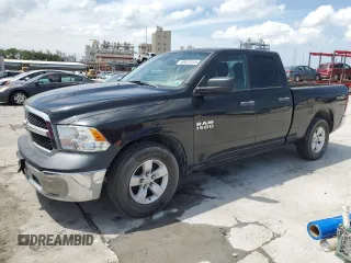 2018 Ram 1500 Tradesman z VIN 1C6RR6FG3JS168233, wystawiony jako Copart lot #58431515 z przebiegiem 96 672 mil mil oraz Czysty tytuł • Clean title. Historia ofert i sprzedaży dostępna na DreamBid. Obrazek 1.