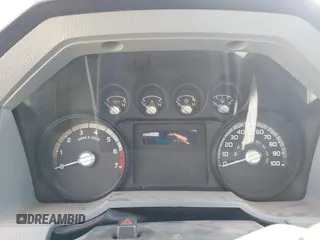 2013 Ford F-250 XL z VIN 1FT7W2A60DEB46693, wystawiony jako IAAI lot #42032373 z przebiegiem 93 900 mil mil oraz . Historia ofert i sprzedaży dostępna na DreamBid. Obrazek 7.
