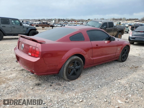 2007 Ford Mustang GT Deluxe z VIN 1ZVHT82H775369752, wystawiony jako Copart lot #48402155 z przebiegiem 99 959 mil mil oraz Szkoda całkowita • Salvage title. Historia ofert i sprzedaży dostępna na DreamBid. Obrazek 3.