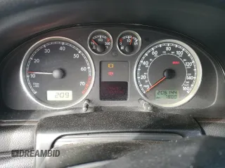 2003 Volkswagen Passat GLS z VIN WVWPD63BX3P113713, wystawiony jako Copart lot #46002415 z przebiegiem 206 144 mil mil oraz Szkoda całkowita • Salvage title. Historia ofert i sprzedaży dostępna na DreamBid. Obrazek 9.