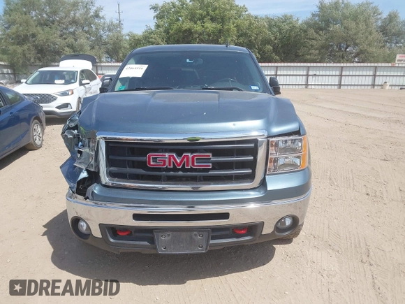 2010 GMC Sierra 1500 SLE z VIN 3GTRKVE35AG209183, wystawiony jako IAAI lot #42064516 z przebiegiem Nie podano mil oraz . Historia ofert i sprzedaży dostępna na DreamBid. Obrazek 12.