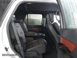 2019 Lincoln Navigator Reserve with VIN 5LMJJ2LTXKEL26583, listed as a IAAI auction lot 41448025 with 80,659 mi miles. Bid and sale history available at carsss.com. Image 8.