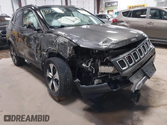2019 Jeep Compass Latitude z VIN 3C4NJDBB3KT828901, wystawiony jako IAAI lot #41873087 z przebiegiem 49 107 mil mil oraz . Historia ofert i sprzedaży dostępna na DreamBid. Obrazek 6.
