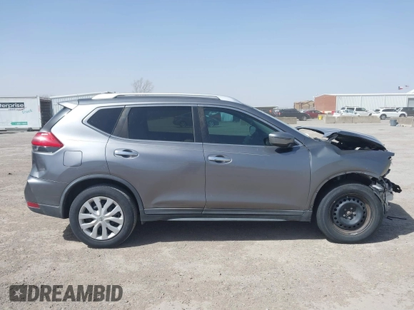 2017 Nissan Rogue SV z VIN KNMAT2MT2HP513636, wystawiony jako IAAI lot #41805560 z przebiegiem 145 783 mil mil oraz . Historia ofert i sprzedaży dostępna na DreamBid. Obrazek 13.