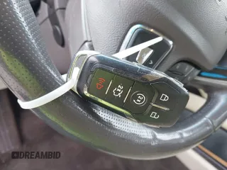 2013 Lincoln MKZ Hybrid с VIN 3LN6L2LUXDR804724, выставлен на аукционе IAAI как лот 42497221 с пробегом 159 835 миль миль и . История ставок и продаж доступна на DreamBid. Изображение 11.