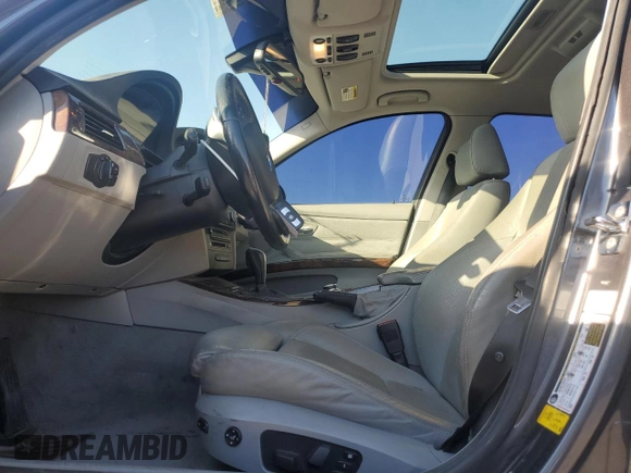 2008 BMW 3 Series 335i with VIN WBAVB73528KY65565, listed as a Copart auction lot 43210935 with 99,282 mi miles and Salvage title. Bid and sale history available at DreamBid. Image 7.