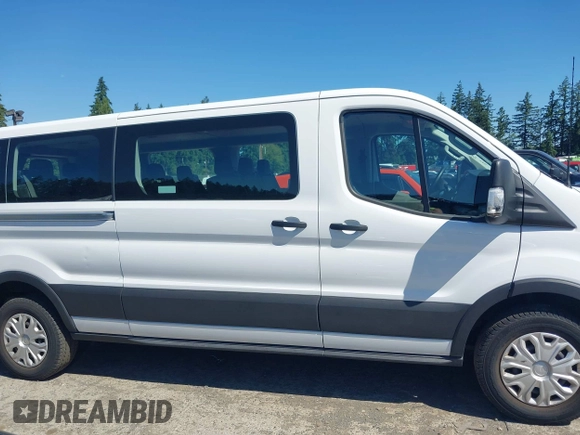 2024 Ford Transit Passenger XL z VIN 1FBAX2Y88RKA11307, wystawiony jako IAAI lot #42620775 z przebiegiem 13 624 mil mil oraz . Historia ofert i sprzedaży dostępna na DreamBid. Obrazek 13.