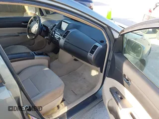 2004 Toyota Prius with VIN JTDKB20U640034581, listed as a IAAI auction lot 41895908 with 213,708 mi miles. Bid and sale history available at carsss.com. Image 5.