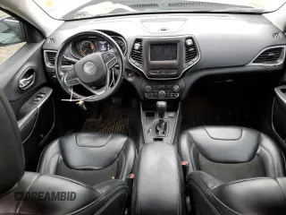 2019 Jeep Cherokee Latitude Plus z VIN 1C4PJLLB2KD296659, wystawiony jako Copart lot #79517904 z przebiegiem 99 245 mil mil oraz Szkoda całkowita • Salvage title. Historia ofert i sprzedaży dostępna na DreamBid. Obrazek 8.