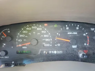 2004 Ford F-250 XL с VIN 1FTNW21PX4ED74149, выставлен на аукционе Copart как лот 60863395 с пробегом 377 830 миль миль и Списание • Salvage title. История ставок и продаж доступна на DreamBid. Изображение 9.