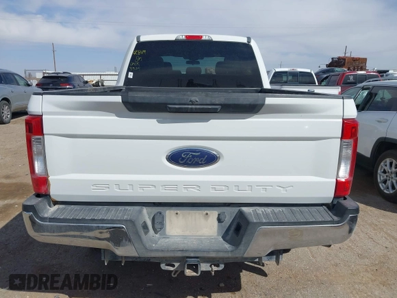2018 Ford F-250 XL z VIN 1FT7W2BT5JEB49461, wystawiony jako IAAI lot #41773619 z przebiegiem 279 815 mil mil oraz . Historia ofert i sprzedaży dostępna na DreamBid. Obrazek 16.