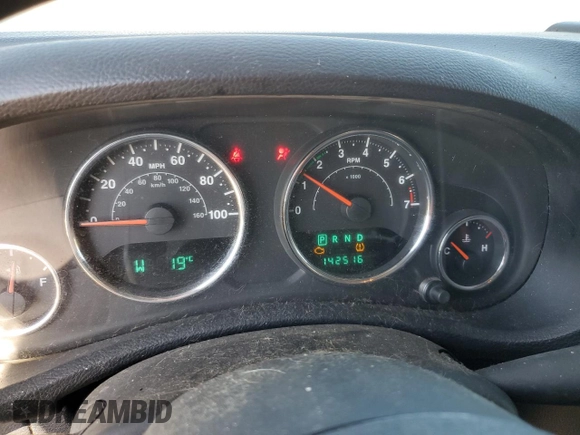 2013 Jeep Wrangler Unlimited Sport z VIN 1C4BJWDG2DL685896, wystawiony jako Copart lot #53951415 z przebiegiem 142 516 mil mil oraz Tytuł czysty. Historia ofert i sprzedaży dostępna na DreamBid. Obrazek 9.