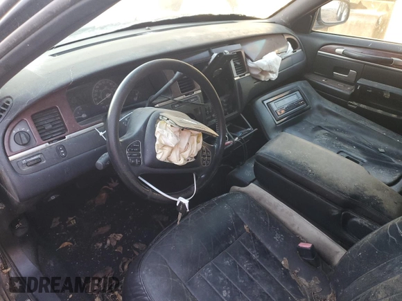 2003 Lincoln Town Car Executive z VIN 1L1FM81W23Y609867, wystawiony jako Copart lot #89137665 z przebiegiem 175 211 mil mil oraz Szkoda całkowita • Salvage title. Historia ofert i sprzedaży dostępna na DreamBid. Obrazek 8.
