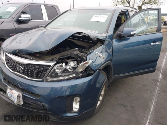 2014 Kia Sorento LX with VIN 5XYKT3A66EG440701, listed as a IAAI auction lot 42067372 with 40,559 mi miles and . Bid and sale history available at DreamBid. Image 12.