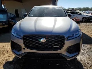 2024 Jaguar F-Pace R-Dynamic S z VIN SADCT2EX6RA724714, wystawiony jako Copart lot #80552264 z przebiegiem 29 727 mil mil oraz Szkoda całkowita • Salvage title. Historia ofert i sprzedaży dostępna na DreamBid. Obrazek 5.