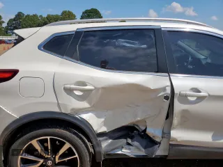 2017 Nissan Rogue SL z VIN JN1BJ1CP4HW003046, wystawiony jako Copart lot #57722275 z przebiegiem 25 556 mil mil oraz Szkoda całkowita • Salvage title. Historia ofert i sprzedaży dostępna na DreamBid. Obrazek 11.
