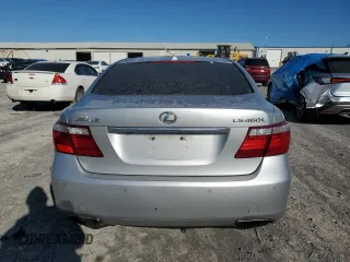 2007 Lexus LS 460 L z VIN JTHGL46FX75001158, wystawiony jako Copart lot #49345445 z przebiegiem 271 513 mil mil oraz Czysty tytuł • Clean title. Historia ofert i sprzedaży dostępna na DreamBid. Obrazek 6.