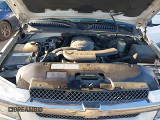2002 Chevrolet Avalanche with VIN 3GNEK13T02G134587, listed as a IAAI auction lot 41793950 with 226,625 mi miles. Bid and sale history available at carsss.com. Image 10.