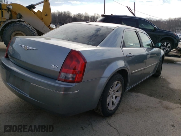 2006 Chrysler 300 Touring with VIN 2C3KA53G76H498802, listed as a Copart auction lot 89347395 with 185,070 mi miles and Salvage Title. Bid and sale history available at carsss.com. Image 3.