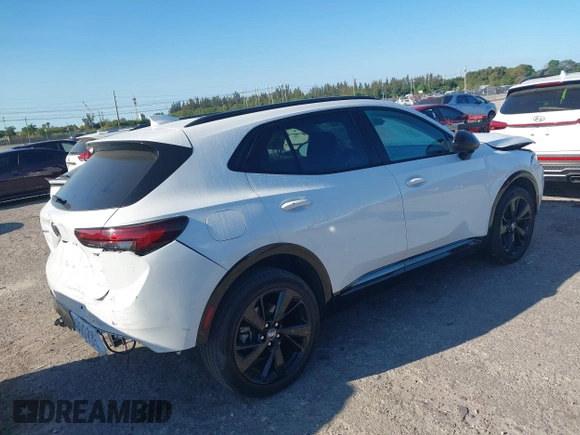 2022 Buick Envision Preferred with VIN LRBAZLR46ND065564, listed as a IAAI auction lot 41844760 with 33,327 mi miles. Bid and sale history available at carsss.com. Image 4.
