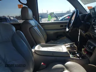 2002 Chevrolet Tahoe Z71 with VIN 1GNEK13TX2R324834, listed as a IAAI auction lot 41298063 with 1 mi miles. Bid and sale history available at carsss.com. Image 5.