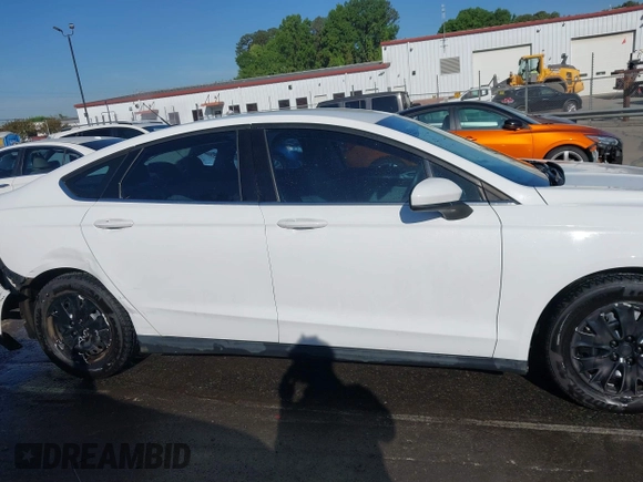 2014 Ford Fusion S with VIN 1FA6P0G79E5383039, listed as a IAAI auction lot 42037262 with 192,400 mi miles and . Bid and sale history available at DreamBid. Image 13.