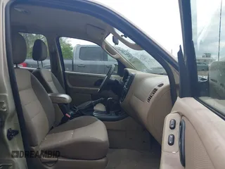 2006 Ford Escape XLS with VIN 1FMYU02ZX6KA73663, listed as a IAAI auction lot 42177043 with 230,878 mi miles and . Bid and sale history available at DreamBid. Image 5.
